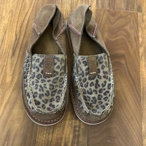 Cheetah ariat